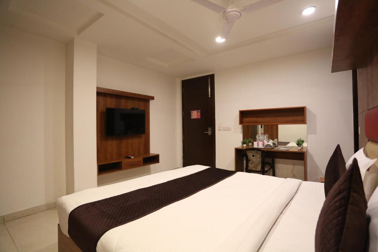 Hotel Sm Suits Near Delhi Airport-Unit By Grand Urban Luxury Nueva Delhi Exterior foto