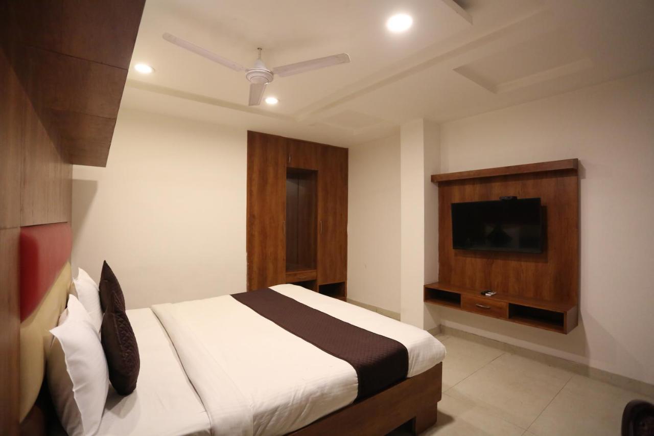 Hotel Sm Suits Near Delhi Airport-Unit By Grand Urban Luxury Nueva Delhi Exterior foto